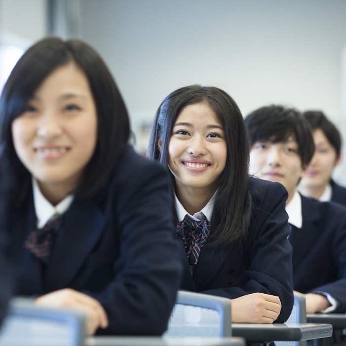 夏の衣替え　冬の制服の皮脂汚れ・ニオイはどう落とす？