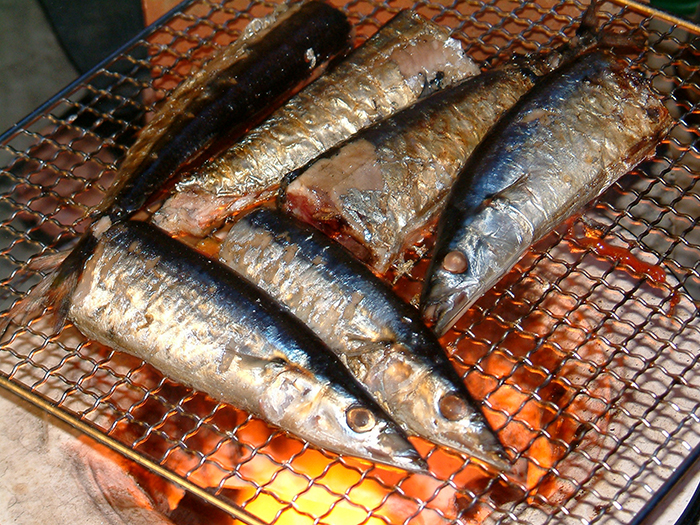 タバコや焼き魚の煙などで気になる洋服のニオイはこれで低減！