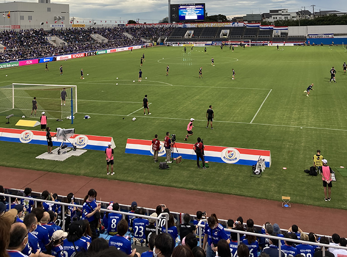 夏場のサッカー観戦は○○を着用すべし！（熱中症対策）